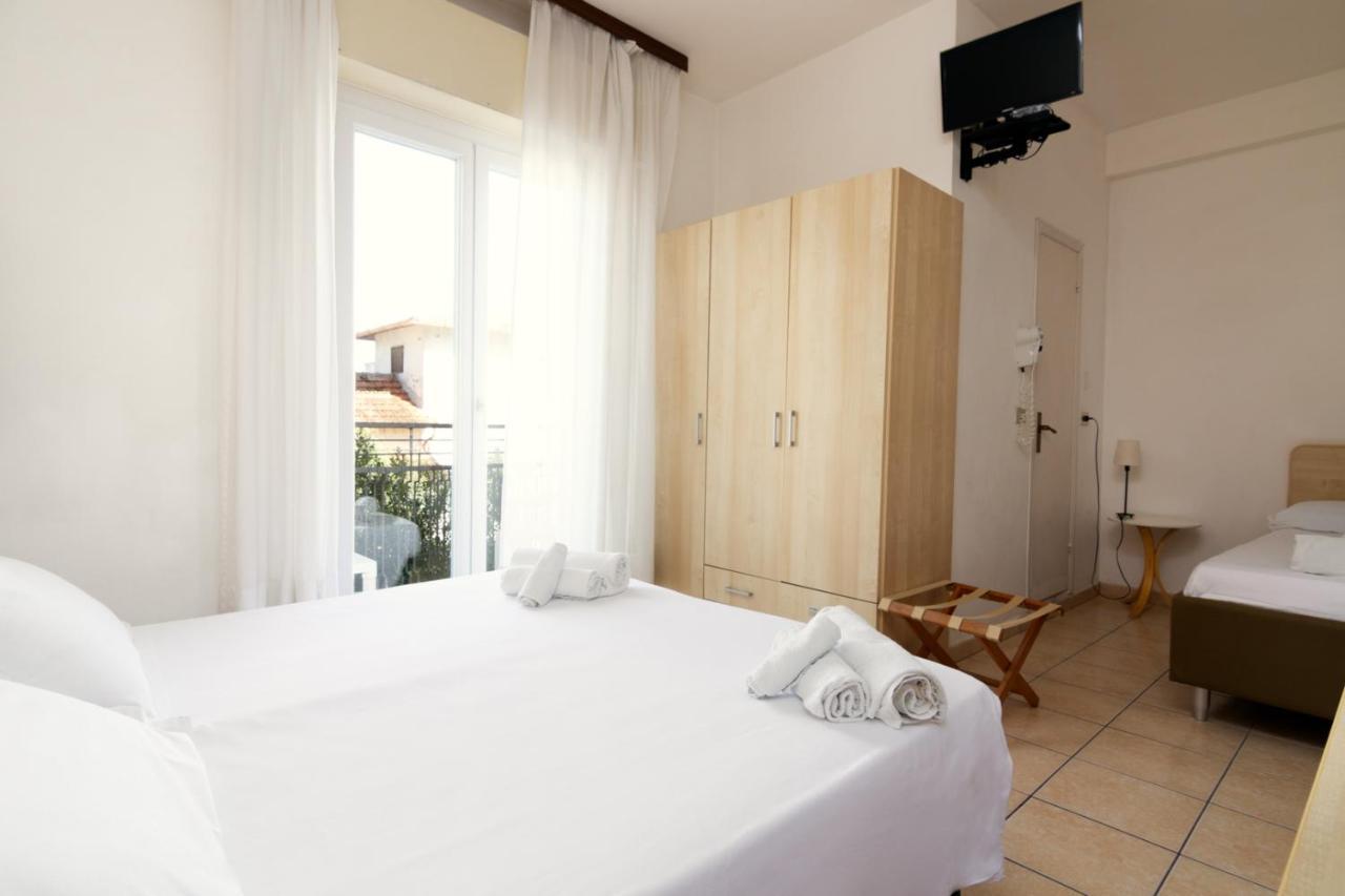 Hotel Arlecchino Riccione Exterior photo